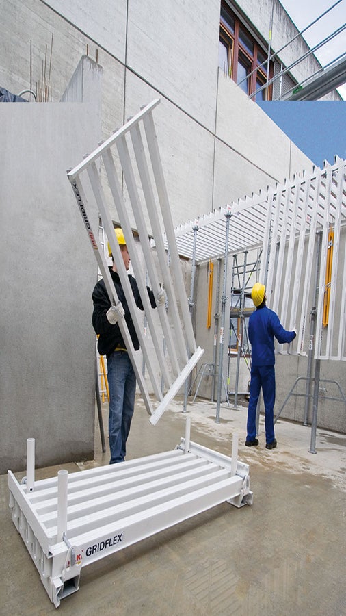 Tutti i pezzi vengono movimentati a mano, sono realizzati in modo particolarmente leggero.