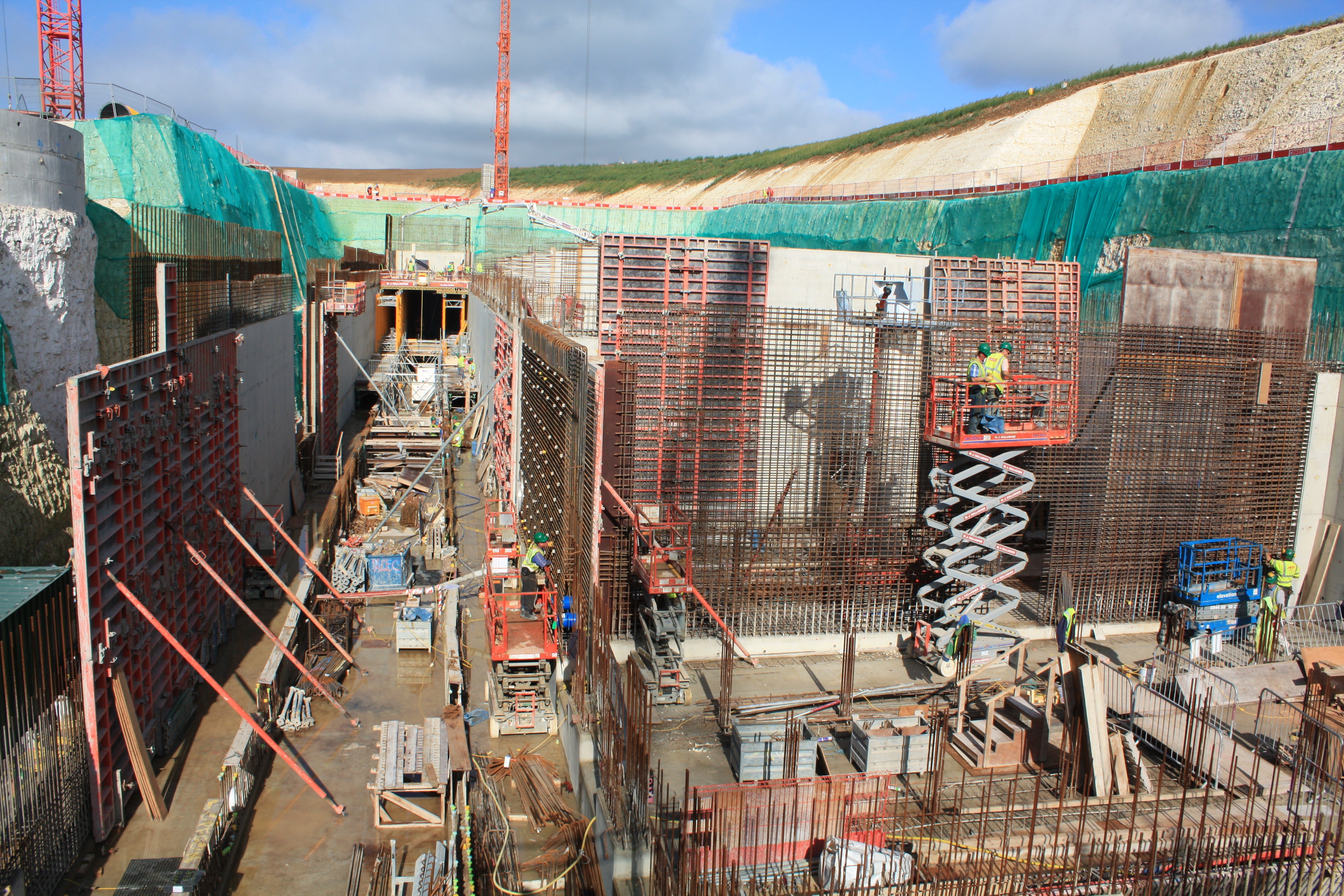 TRIO Formwork was used to pour the concrete lining for the central dividing wall and other internal and external walls smoothly and evenly.