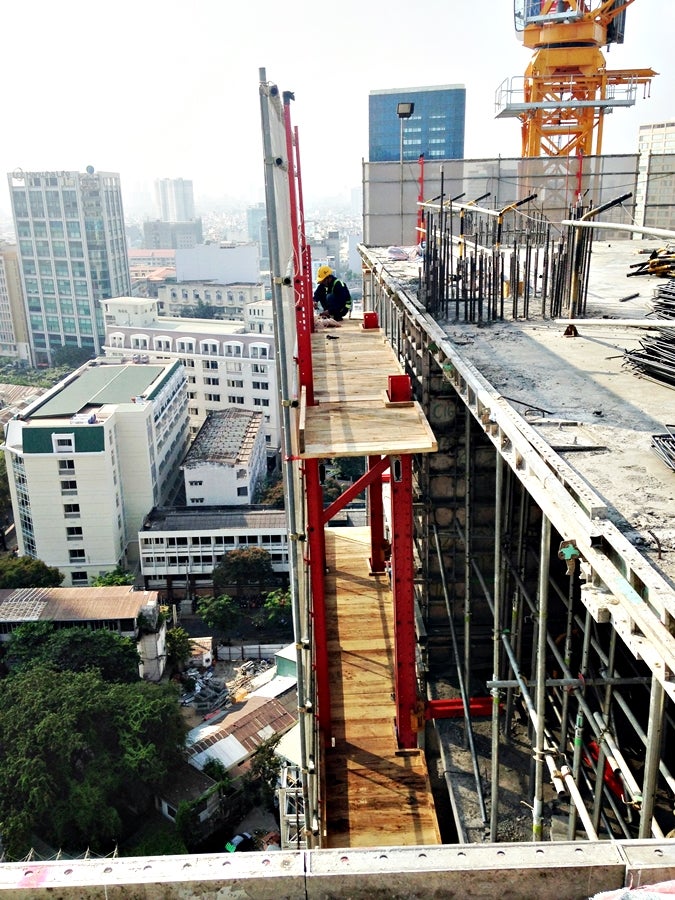 RCS system provided the fast and safe construction progress in a tight area and on the high level.
