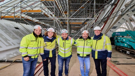 Steigerbouwer Isothermic deed een beroep op de kennis, kunde en materialen van PERI om het plafond van het nieuwe station in Bergen vlot en veilig bereikbaar te maken.