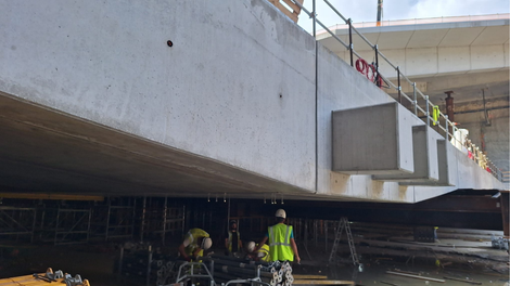 Particolare della finitura faccia a vista del mezzanino della nuova Stazione AV di Firenze