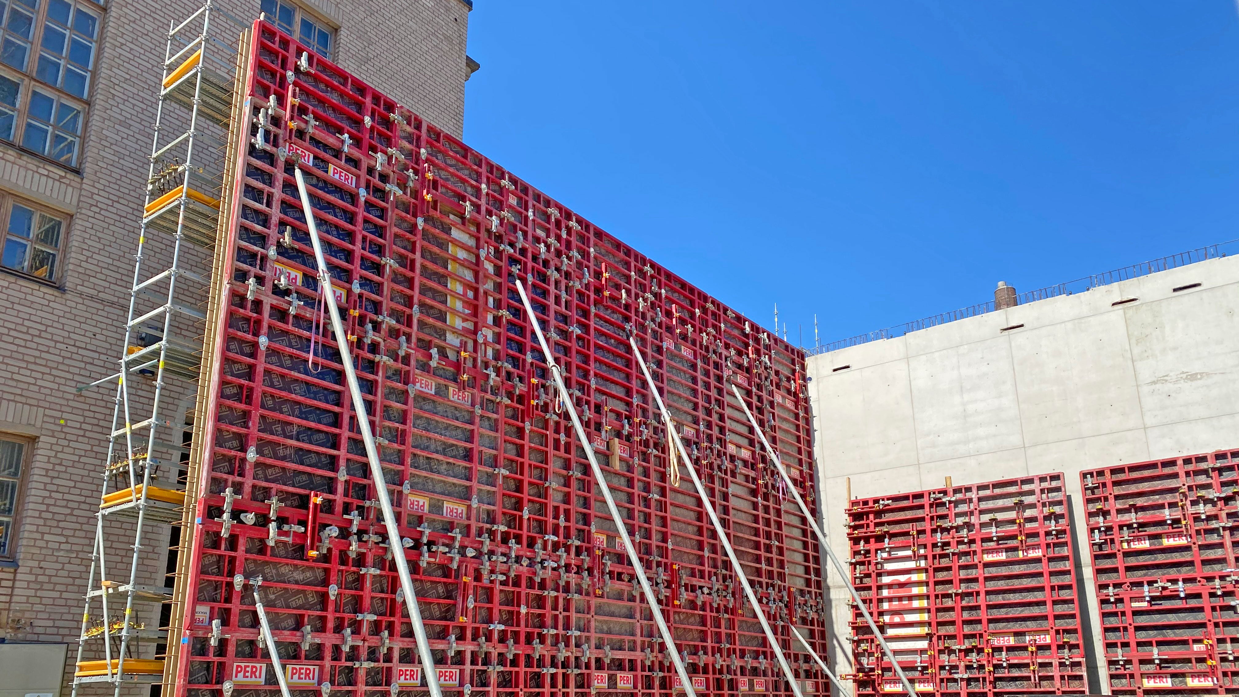 MAXIMO-järjestelmän avulla päästään tässä projektissa vaadittavaan 24 metrin valukorkeuteen.