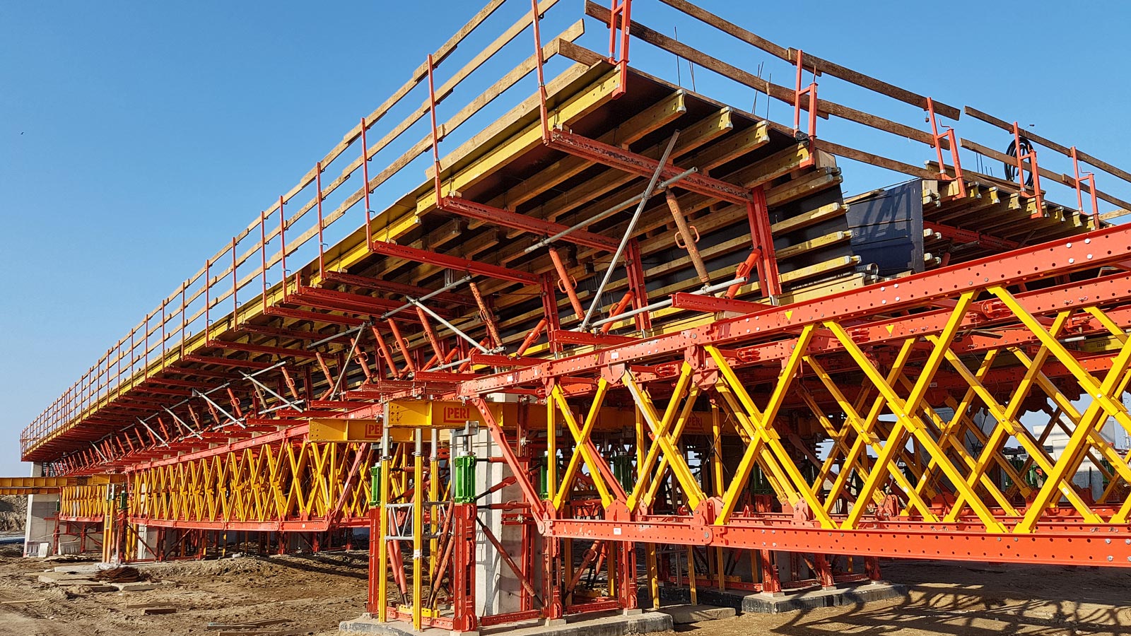 Optymalne podparcie mostu M-8 w ciągu budowy obwodnicy miasta Szczecinek przy użyciu tarcz wysokonośnych VST oraz modułowych kratownic VRB.