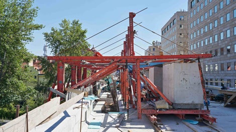 Římsový vozík ze systému VARIOKIT.