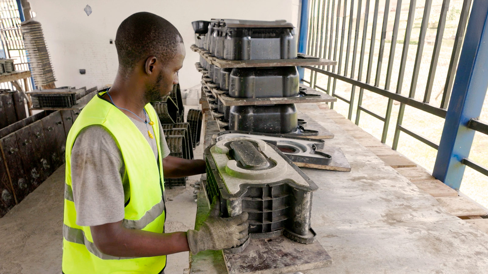  With the TwistBlock formwork elements, a construction method was developed for developing countries. 