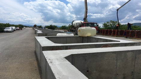 Изграждане на кахони към АМ "Хемус", при км 78+500