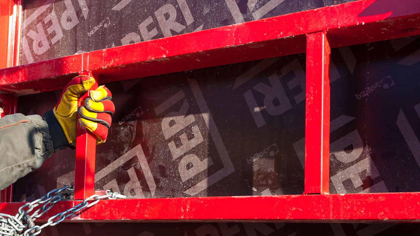 Монтажные ручки обеспечивают безопасность и удобство работ в процессе монтажа опалубки.