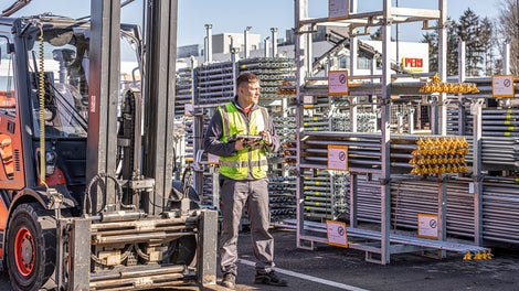 We have designed the components of our PERI UP scaffolding to be easy to handle, requiring less space in stockyards. With low investment and increased flexibility, it is a dynamic solution that fits every budget.