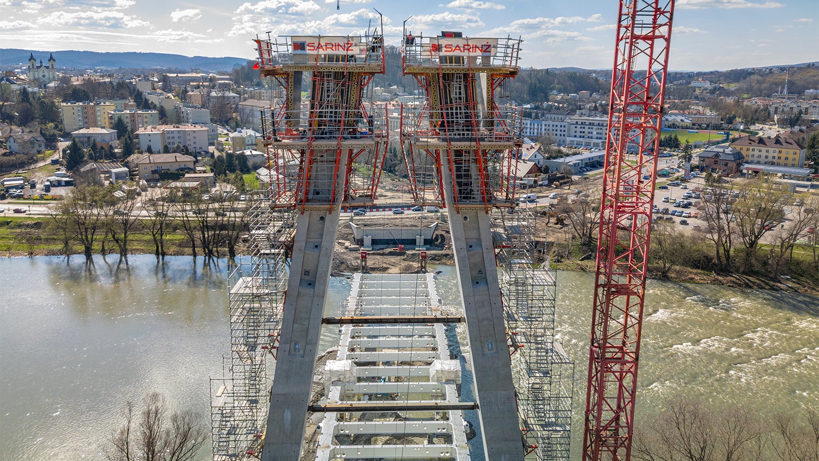 Budowa mostu przez rzekę San w Sanoku.
