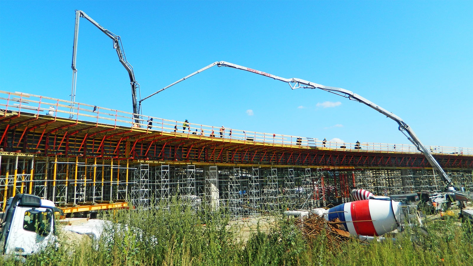 Betonowanie ustroju nośnego w pierwszym przęśle.