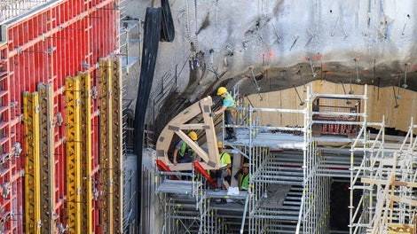VARIO och TRIO används som väggform och PERI UP Flex för nedgång till tunnelbana