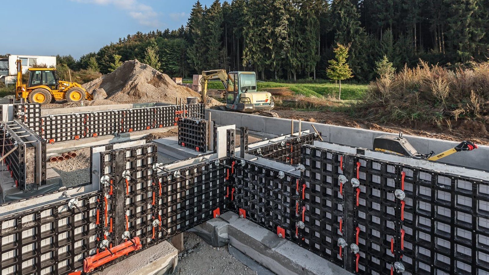 Szalunek słupowy, ścienny i stropowy - jeden system wiele zastosowań