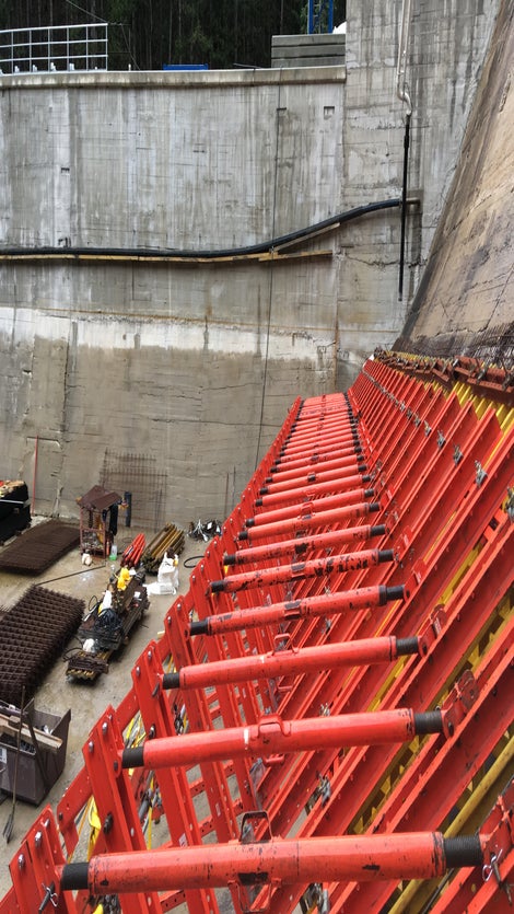 Реконструкция на яз. Студена с едностранен катерещ кофраж