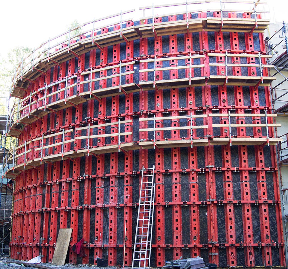 Nytt høydebasseng med leveranse av PERI produkter i april 2016.