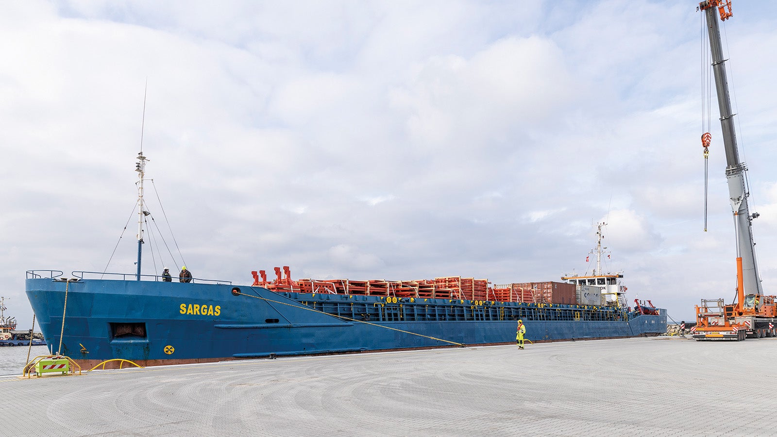 With a length of 18 km, the Fehmarnbelt Tunnel will be the longest immersed tunnel in the world and is considered one of the largest infrastructure construction sites in Europe. PERI has developed an engineering solution that stood out in terms of the required performance and productivity as well as compliance with the highest safety standards. 