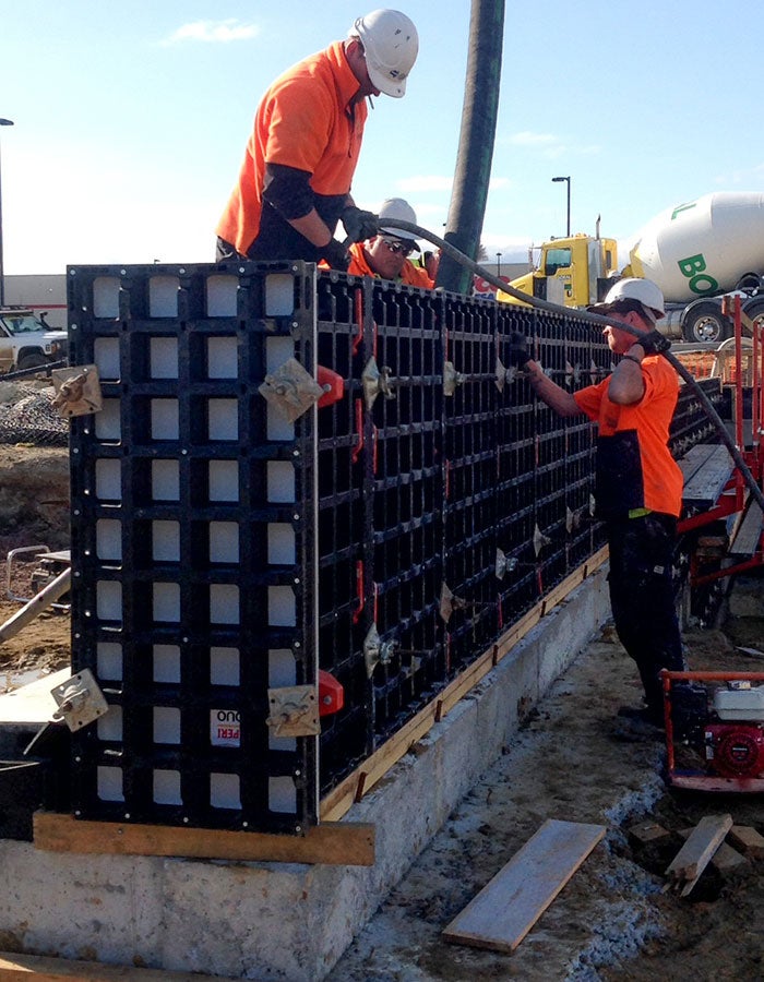 Multi-purpose panel with permissible fresh concrete up to 80 kN/m².