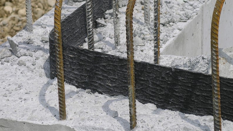 Metāla loksnes ar aktīvo pārklājumu šuvju izolācijai