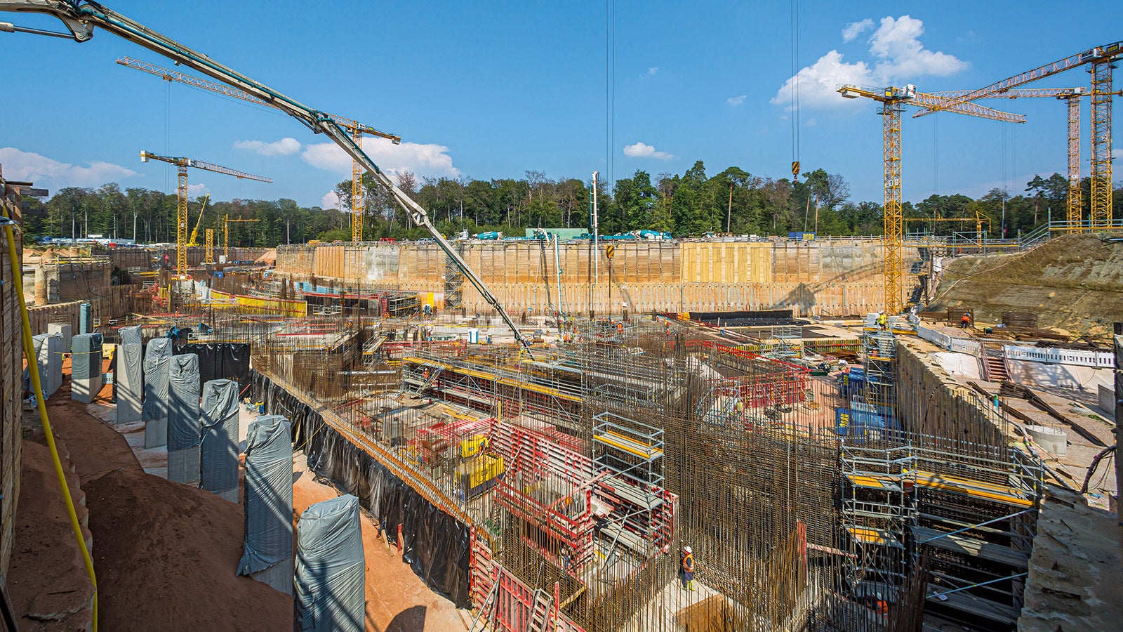 Der 1.100 m lange Tunnel sowie das Kreuzungsbauwerk werden in knapp 20 m Tiefe hergestellt.