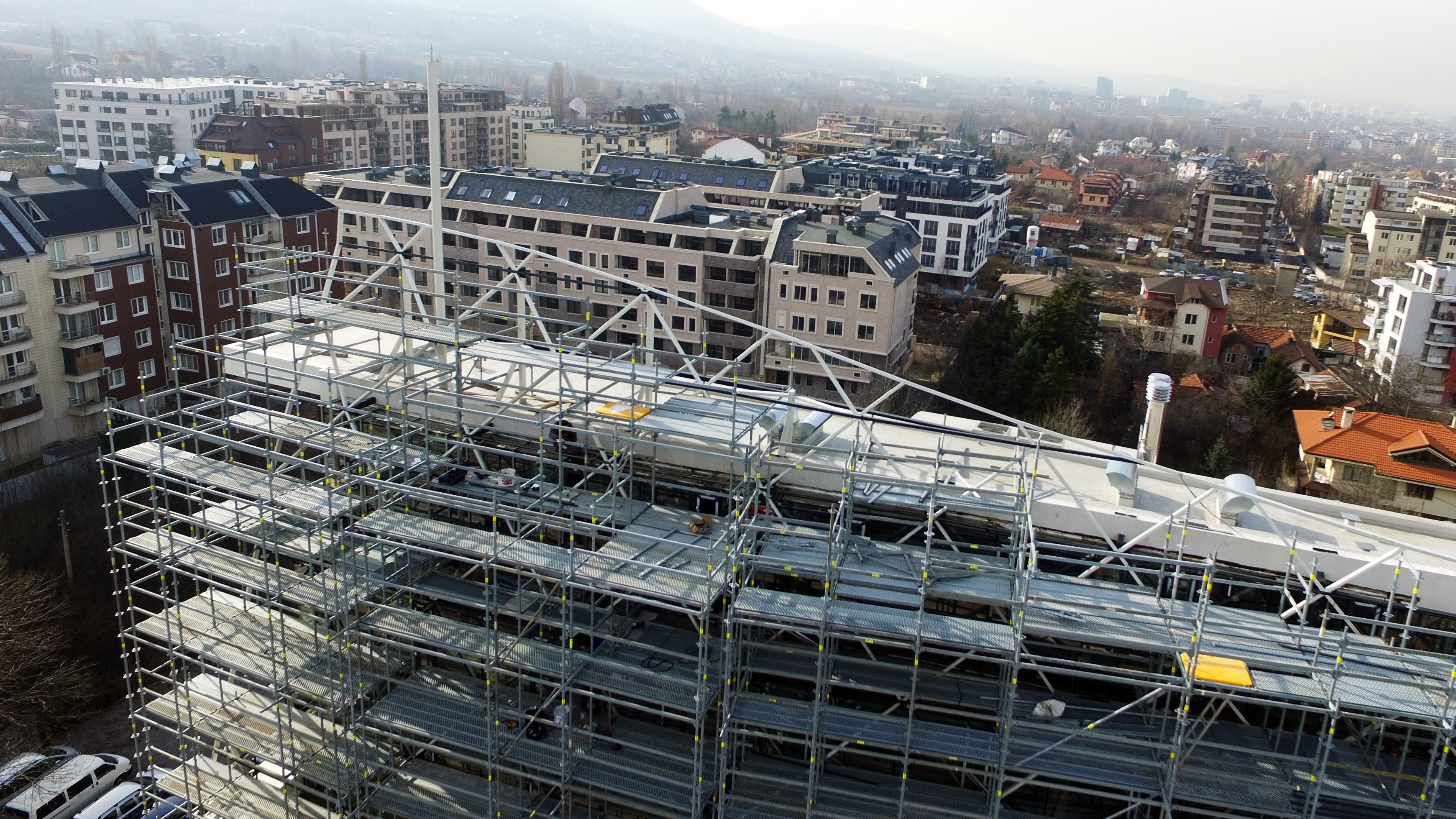 Вградената система против повдигане на подовите елементи, е предпоставка сигурен работен процес. 