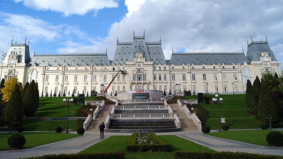 Consolidare, reabilitare și amenajare –Turn cu ceas 