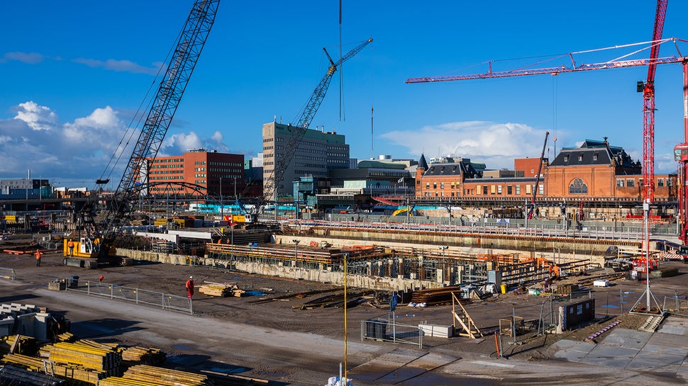 Er is een enorme hoeveelheid ondersteunings- en bekistingsmateriaal van PERI ingezet bij de transformatie van hoofdstation Groningen.