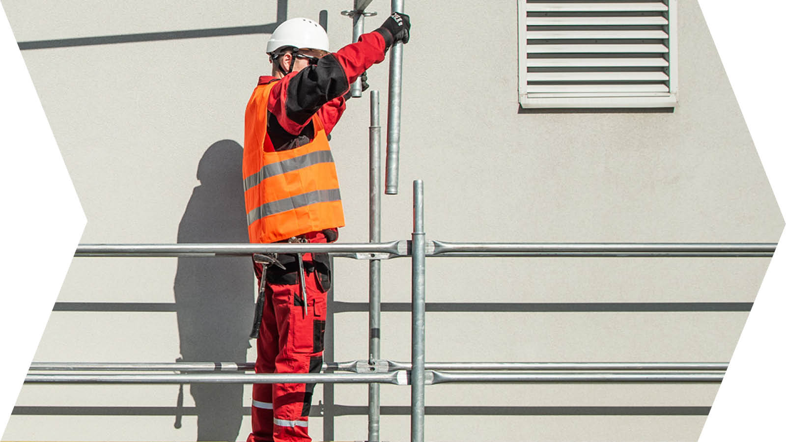 Zintegrowane bezpieczeństwo z wyprzedzeniem, bo wbudowane w system bez konieczności stosowania dodatkowych elementów.<br/><br/>