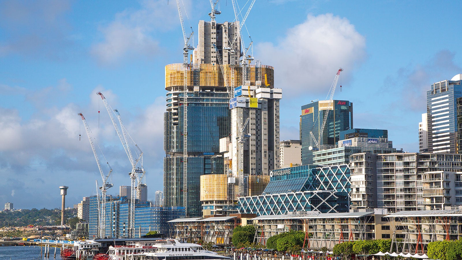 Le tre torri all'interno dell'ambizioso progetto di riqualificazione urbana "Bangaroo South" nell'area portuale di Sydney