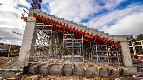 КОФРАЖ ЗА ТРИБУНА