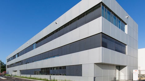 &lt;p&gt;Die Vertriebstochter Deutschland, die bisher Teil der PERI GmbH war, wird ausgegliedert und agiert&amp;nbsp;als eigenst&amp;auml;ndiges Unternehmen am Markt. Sie ist eine 100%-ige Tochter der PERI GmbH und weiterhin Teil der PERI Gruppe.&amp;nbsp;&lt;/p&gt;<br/>