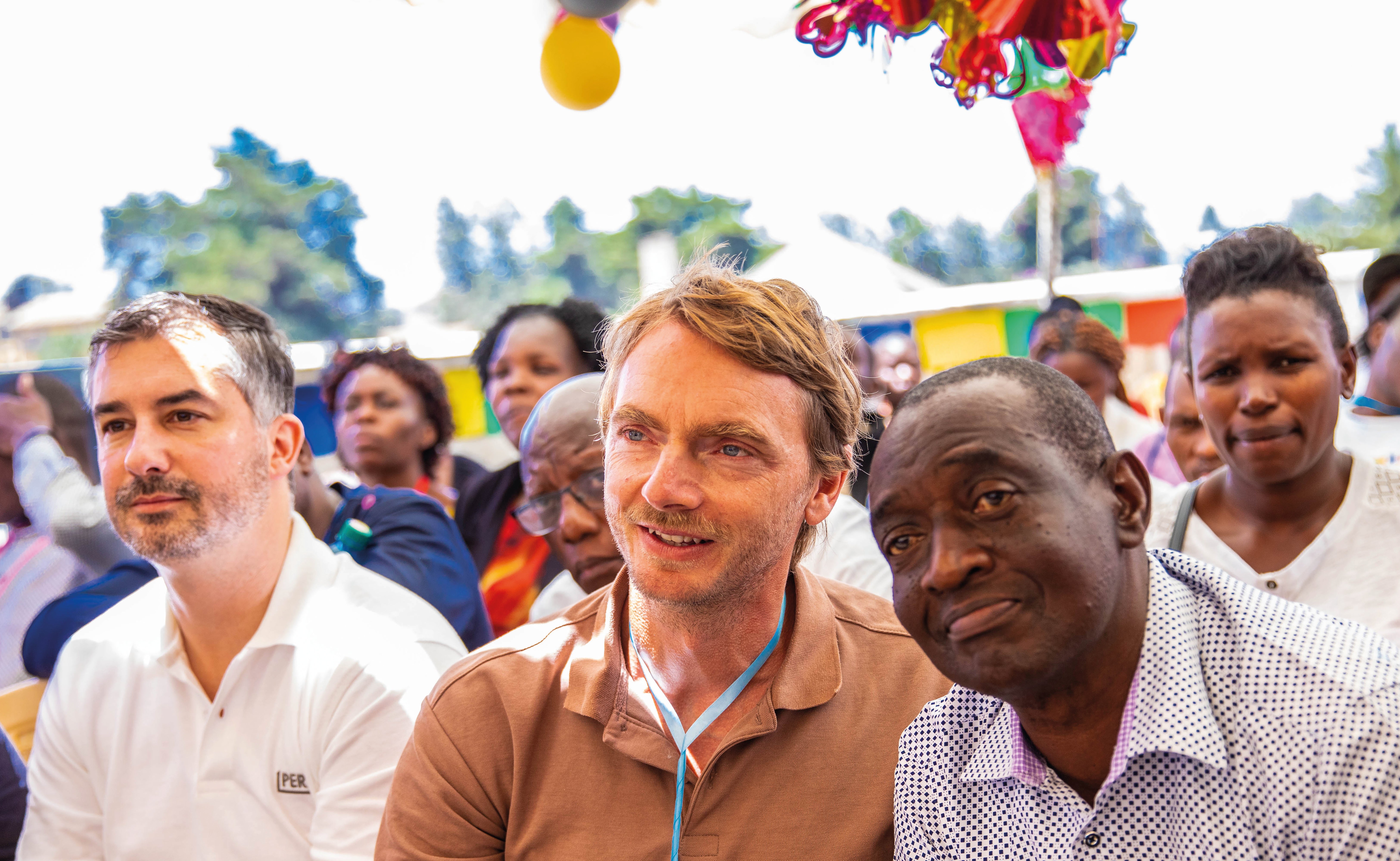 Andreas Mayer and Dr Jürgen Mayer from PERI attended the opening ceremony in Kenya. Amidst<br/>a varied entertainment programme, they gave speeches expressing their best wishes.<br/>(Photo: PERI SE)