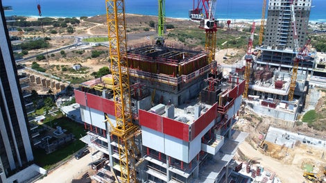 מערכת הגנה היקפית RSC-P מאפשרת לפועלים עבודה בטוחה ומסייעת בהגדלת פריון העבודה. 