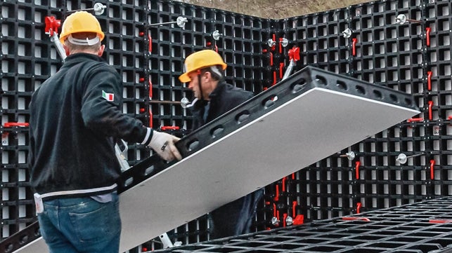 <p>Na česk&amp;yacute; trh byl uveden nov&amp;yacute; produkt.&amp;nbsp;Polymerov&amp;eacute; bedněn&amp;iacute; DUO je použiteln&amp;eacute; pro stěny, sloupy i stropy.</p><br/>