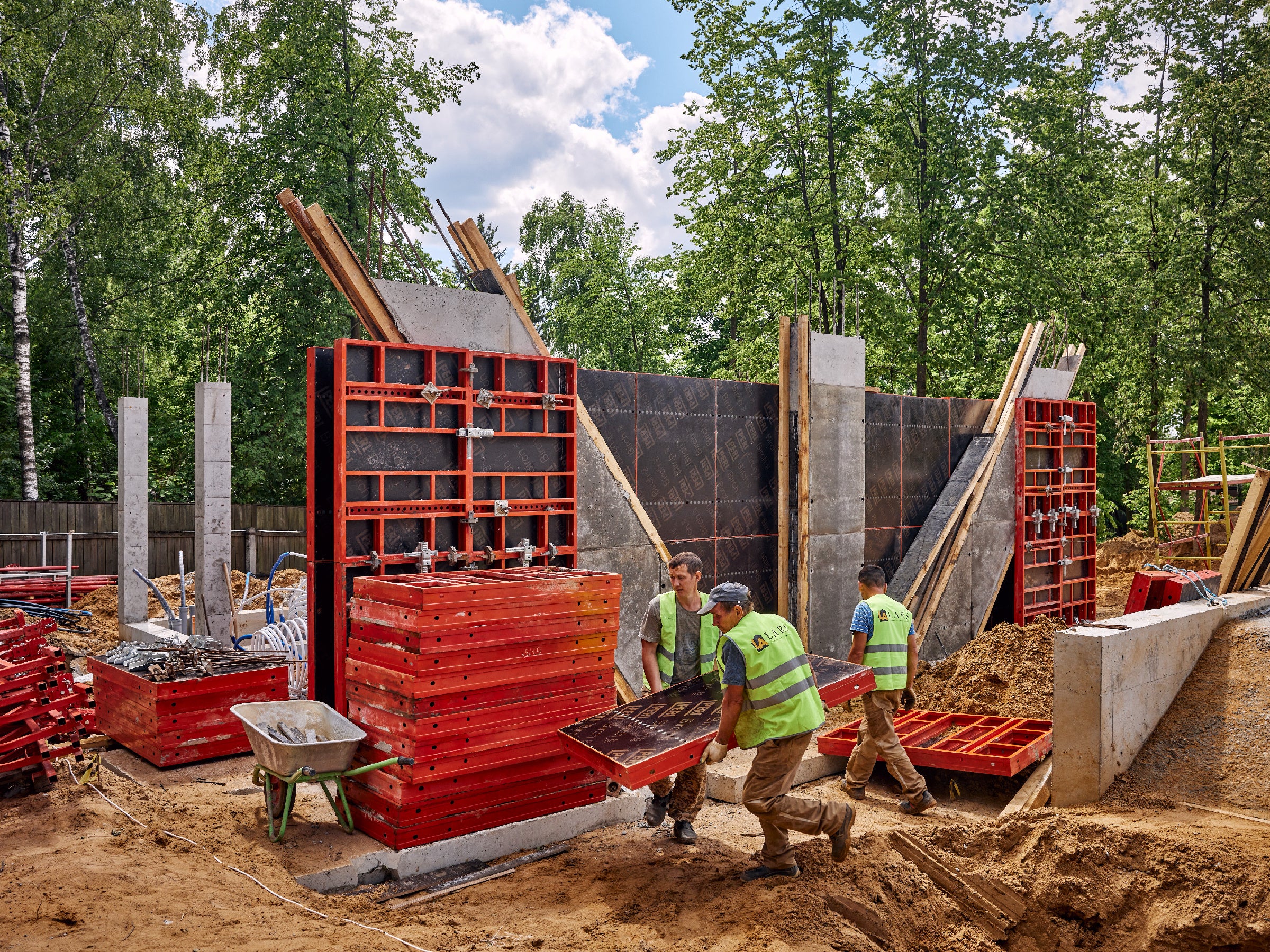 Как выбрать мелкощитовую опалубку