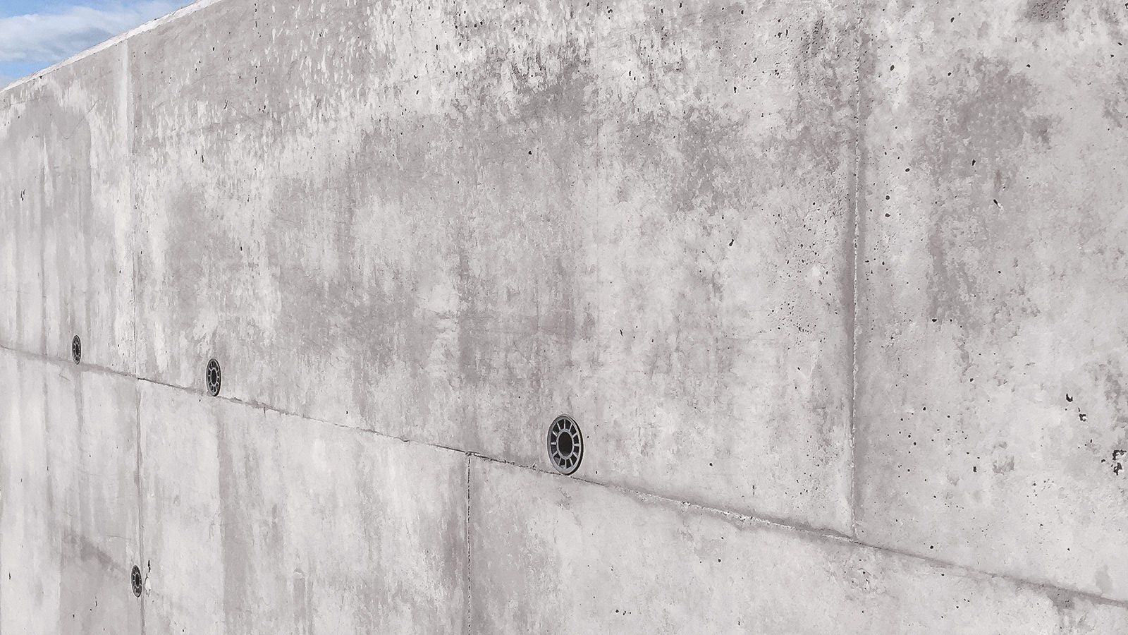 DUO is particularly suitable for small-sized applications in civil engineering that are only subject to low requirements on the surfaces.