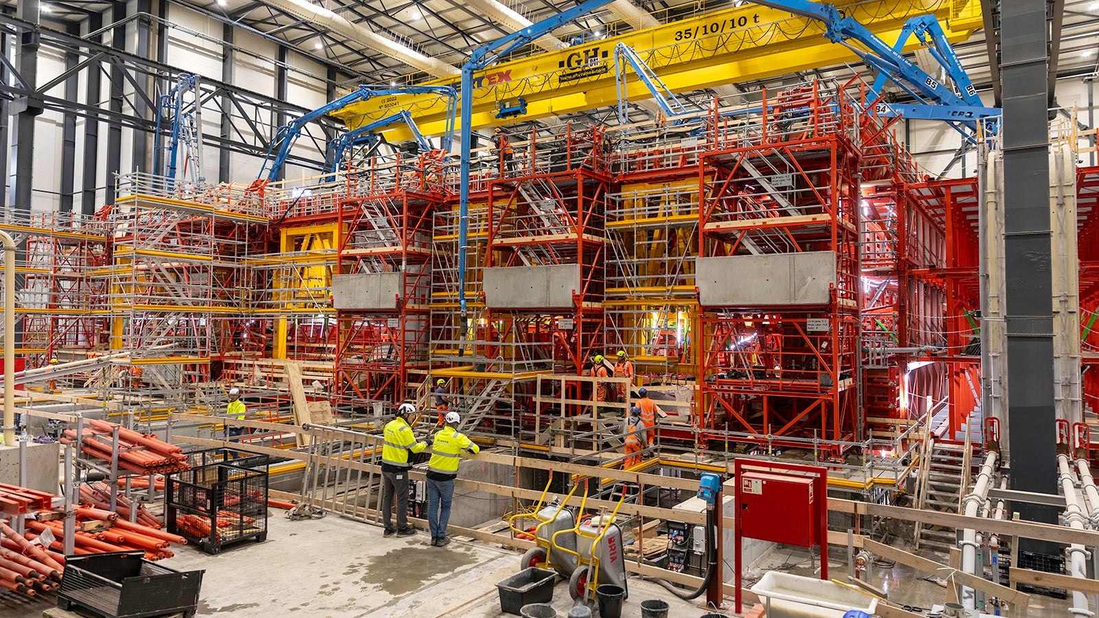 Die Schalung zur Herstellung der 79 Tunnelelemente lieferte PERI mit einer Mischung aus Sonderanfertigungen und PERI Standardsystemen.<br/>(Foto: Femern A/S)