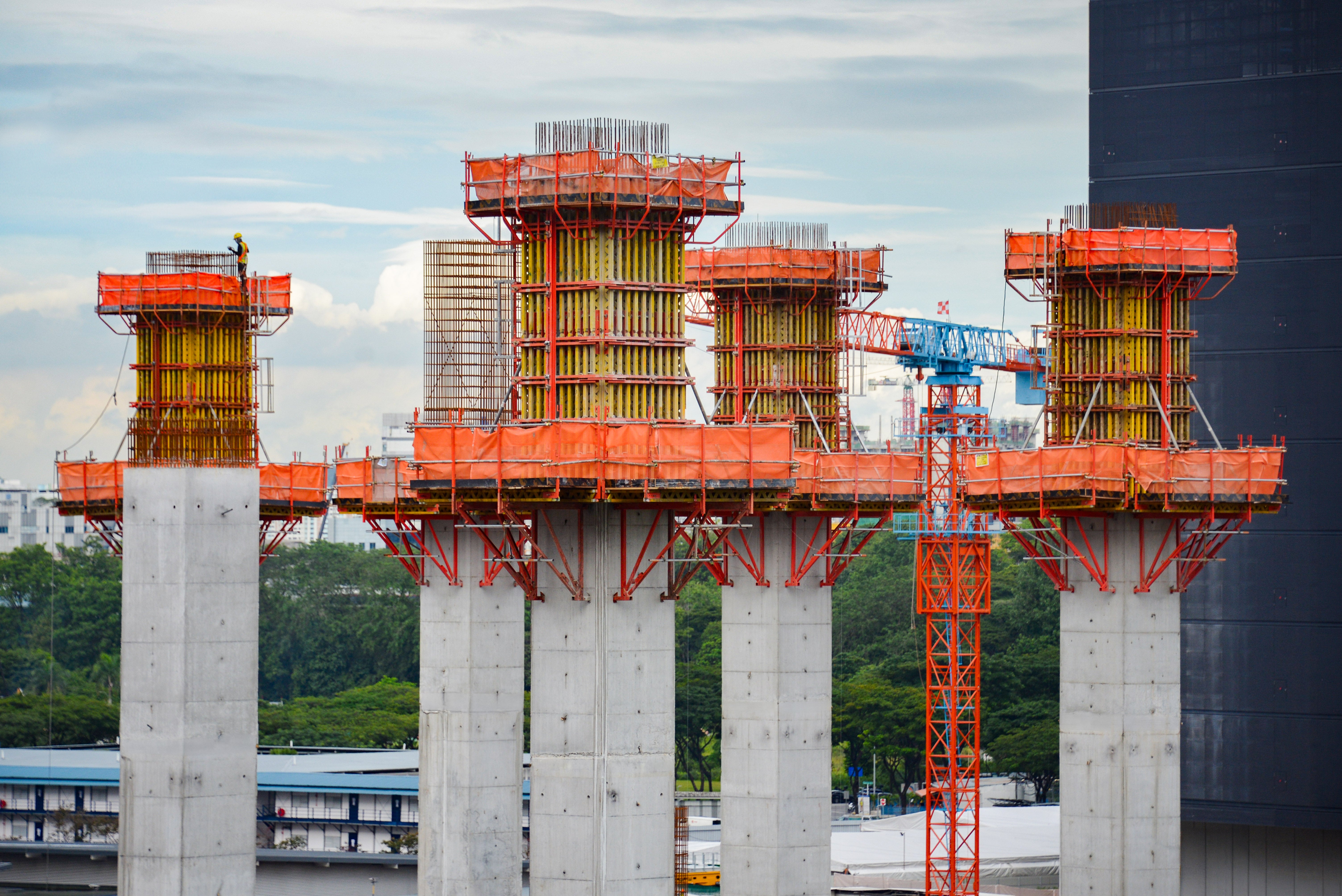 PERI Singapore supplied various sized VARIO GT24 Column Formwork throughout the site