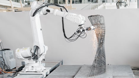 <p>PERI SE y Sika AG invierten en la start-up suiza MESH AG. MESH AG ha desarrollado la primera tecnolog&amp;iacute;a del mundo asistida por robot para la producci&amp;oacute;n eficiente y rentable de componentes complejos de hormig&amp;oacute;n armado sin encofrado.</p><br/>