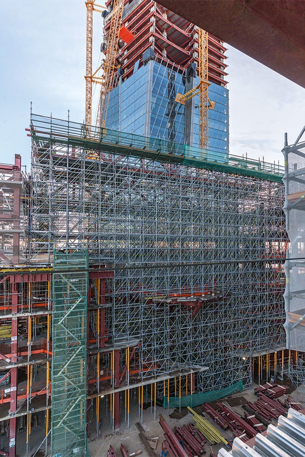 The PERI solution also included a wide range of shoring solutions for use within the multi-purpose building. With the PERI UP Flex Modular Scaffolding, high loads could be efficiently transferred over large heights.<br/>