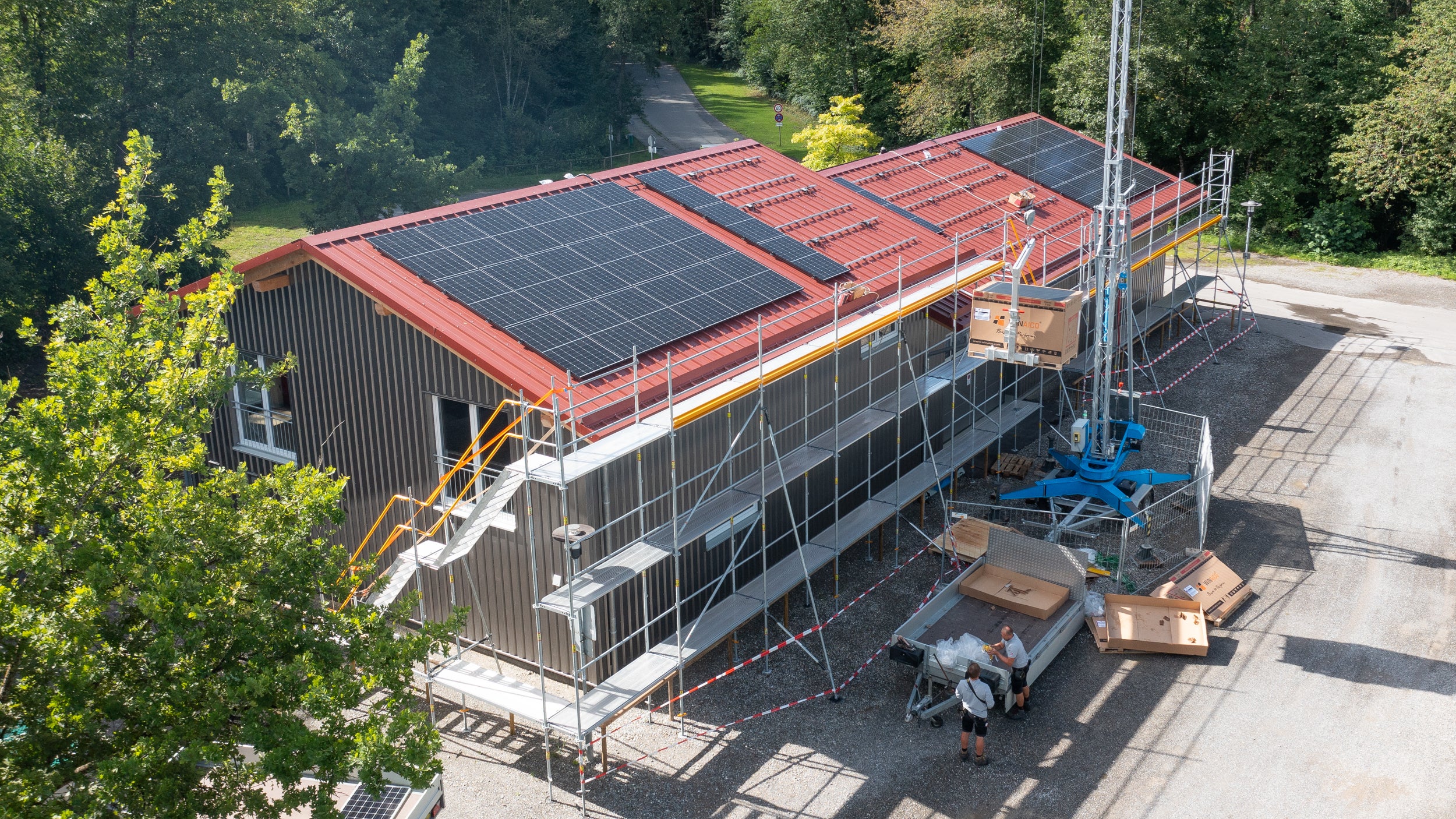 Skridsikre og stabile dæk, der ikke forskubber sig under arbejdet.