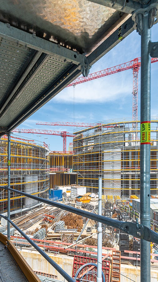 Der Gerüstknoten am Easy Stiel ermöglichte die Einrüstung auch anspruchsvoller Bauteilgeometrien nahezu ohne aufwendige Kupplungsarbeiten.