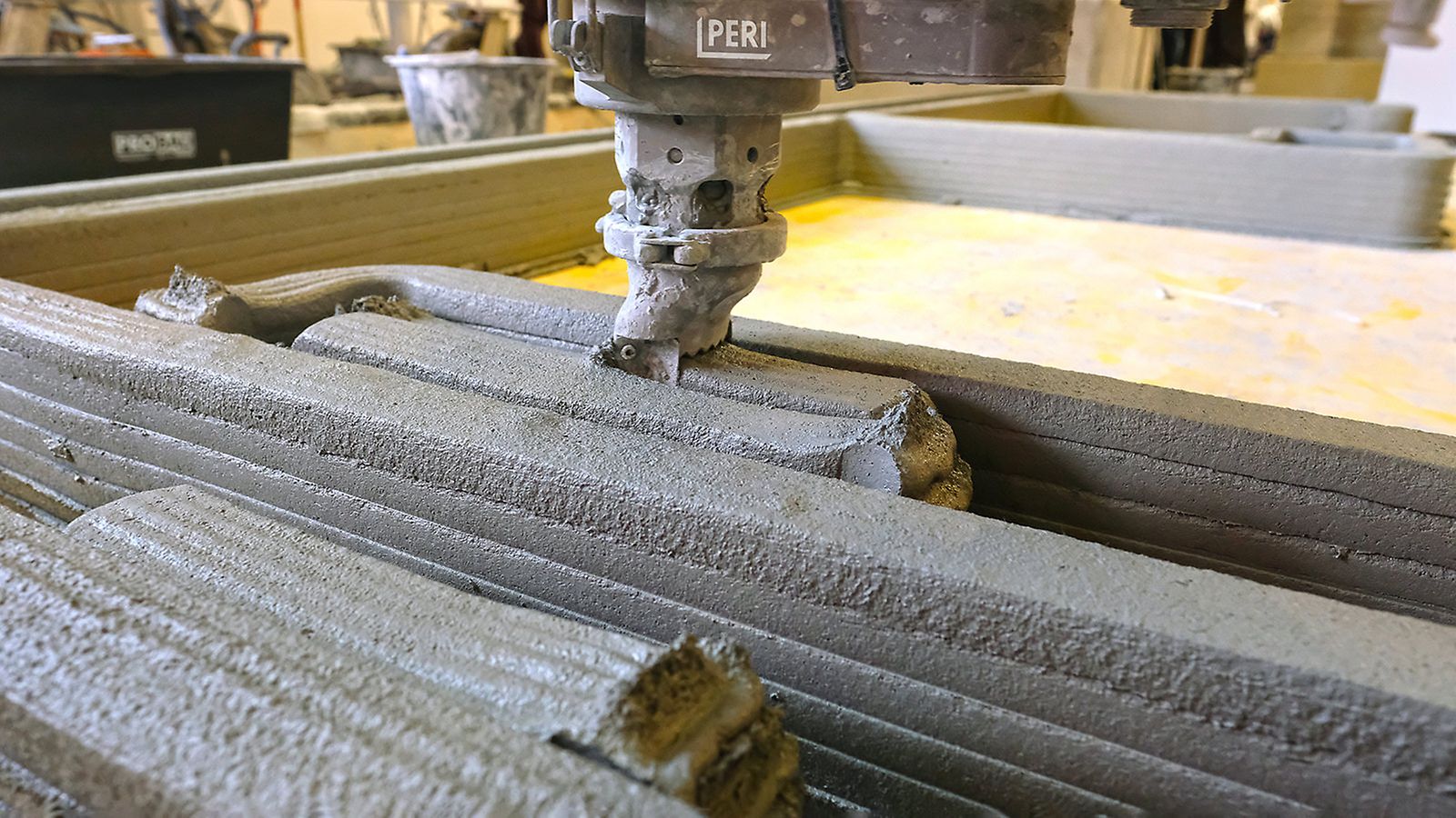 La tête d’impression et les résultats de l’impression 3D sont constamment contrôlés par une caméra 