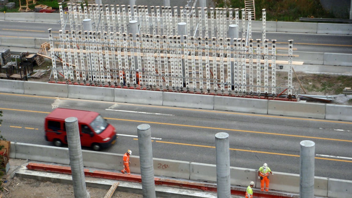 HD 200 opstillinger med HDT bjælke (forstærket HEB 300) i bunden, i midterrabatten