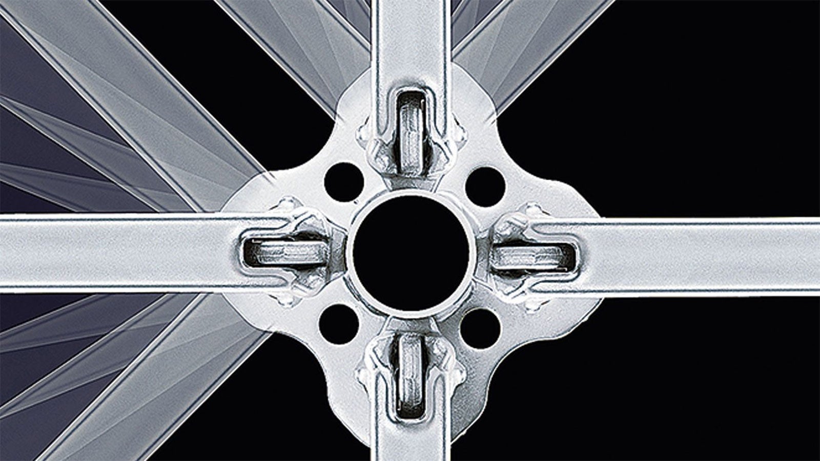 Розетка - один из ключевых элементов системы. Четыре большие овальные отверстия позволяют устанавливать ригели под углом до 45 градусов, а меньшие смежные отверстия используют для установки диагоналей. В то же время розетка - место крепления страховочного пояса.<br/>