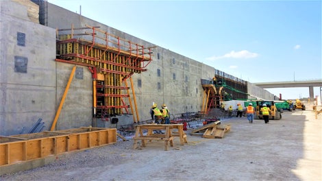 PERI created mock-ups ahead of time for these critical canopy supports