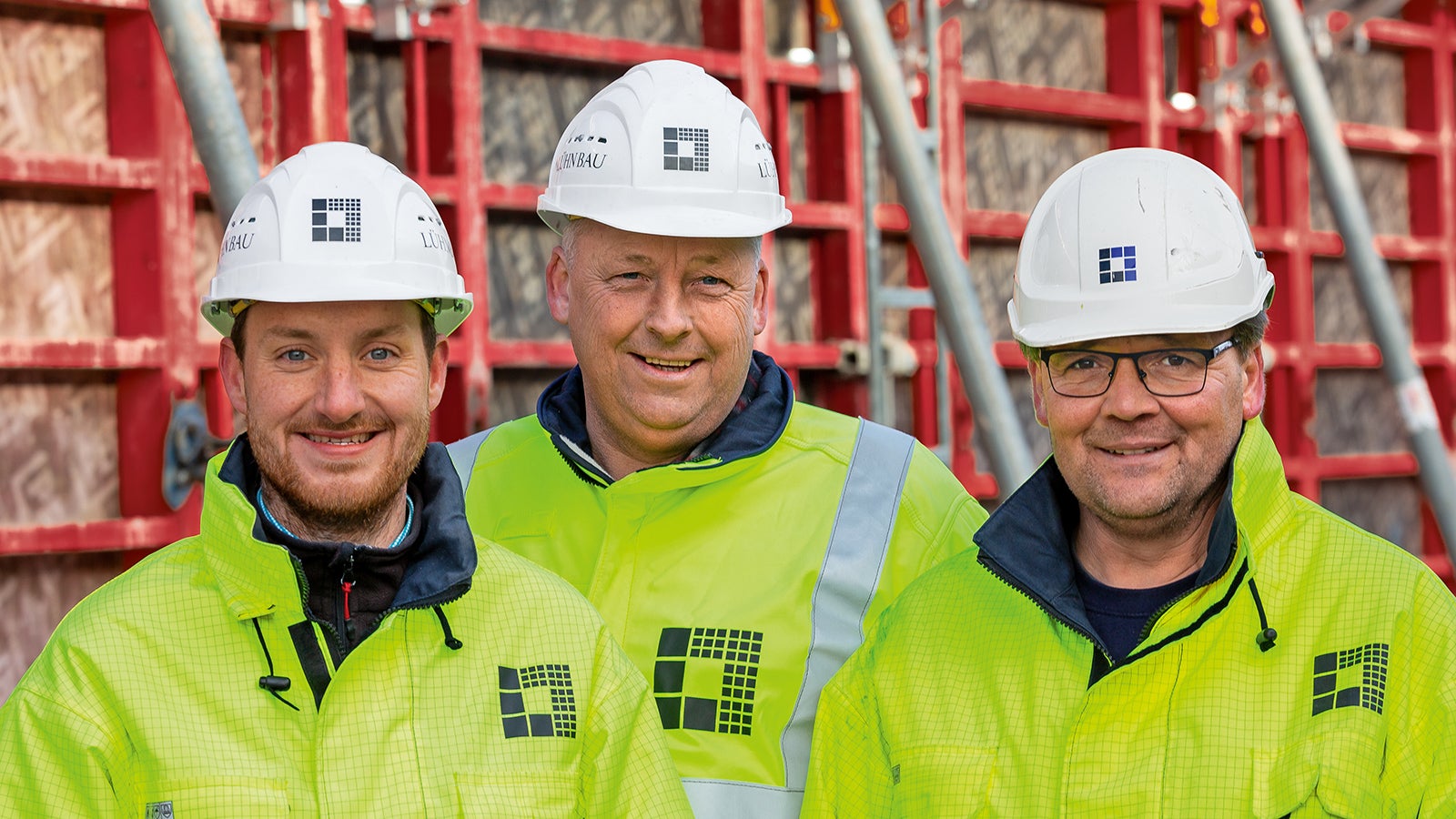 Bei PERI wächst die Sicherheit mit den Systemen mit. So können wir trotz schnelllebiger Baubranche mit immer kürzeren Bauzeitvorgaben die Sicherheitsstandards hochhalten. Alle Systeme passen zusammen und die Arbeitsabläufe sind einfach und schnell zu erlernen.<br/>