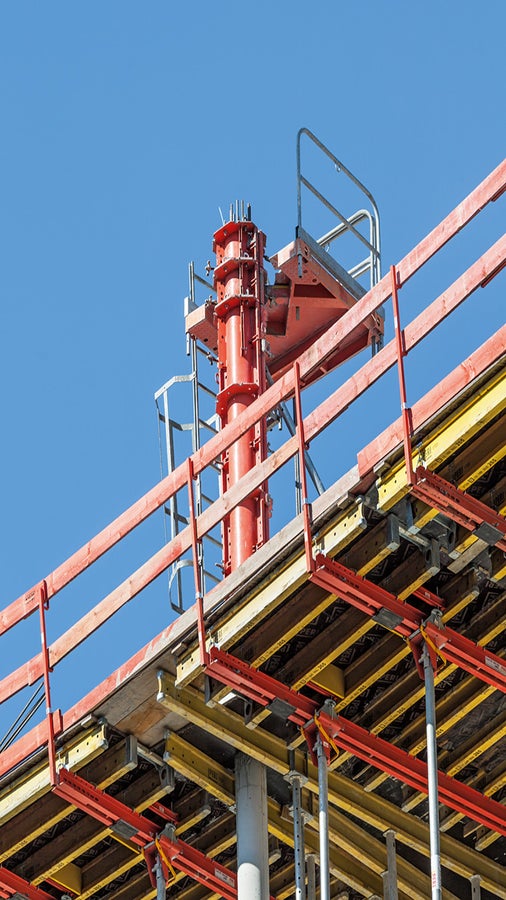 Nicht nur Zeit- und Kosteneinsparungen, auch die Einhaltung eines konsequenten Sicherheitsstandards standen im Fokus der PERI Schalungs- und Gerüstlösung.