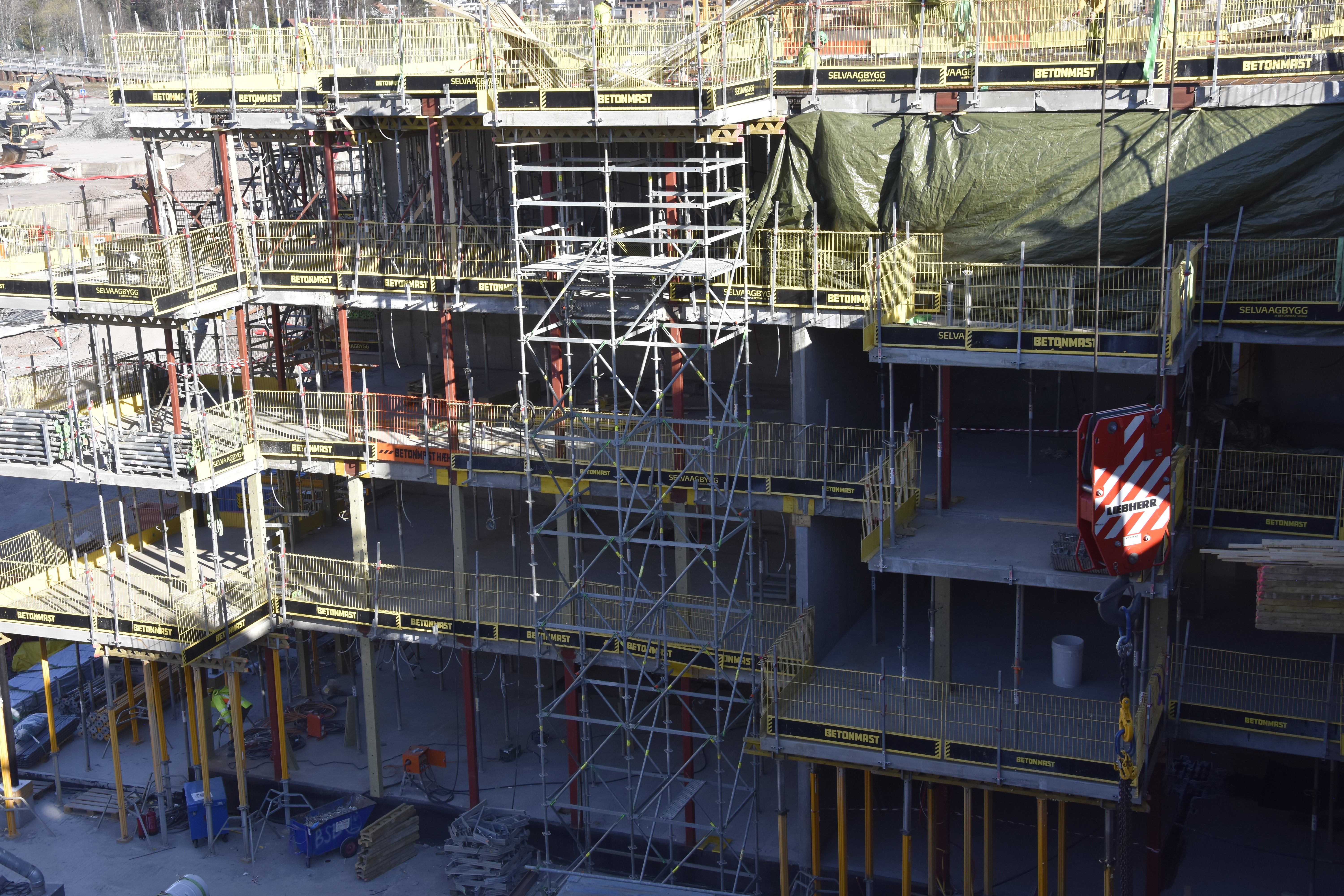 PERI UP Flex brukt som reis til balkonger og portaler