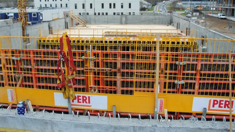 Dækforskalling til gymnastiksalen. <br/>