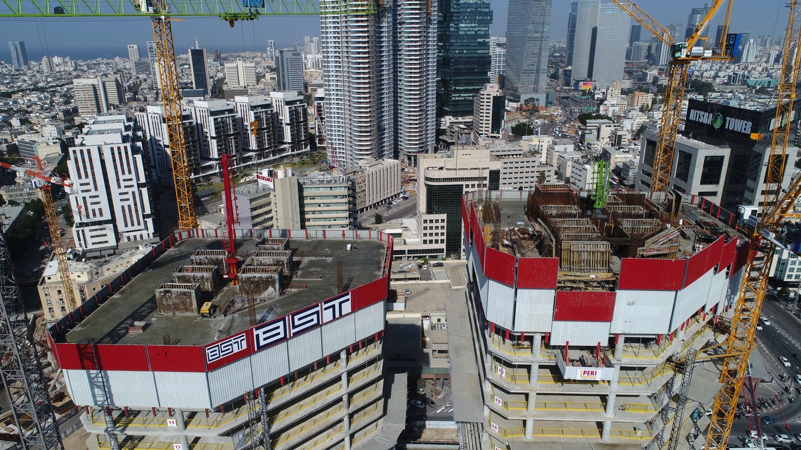 תאומי רובינשטיין - תבניות ואריו לקירות הגרעינים ופלטפורמות פנימיות לחדרי מדרגות ופירי מעלית