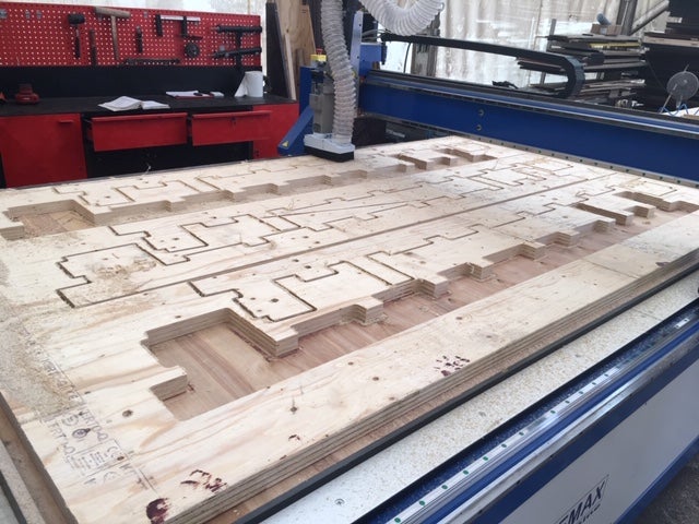 Priprema remenata za geometriju pomoću CNC uređaja na PERI skladištu u Velikom Trgovišću.